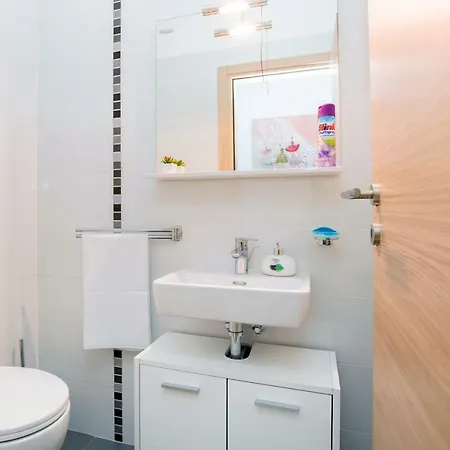 Mini Art Apartment