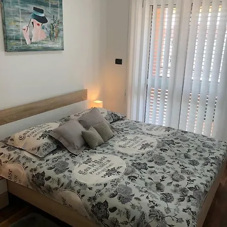 Apartment Mini Art *