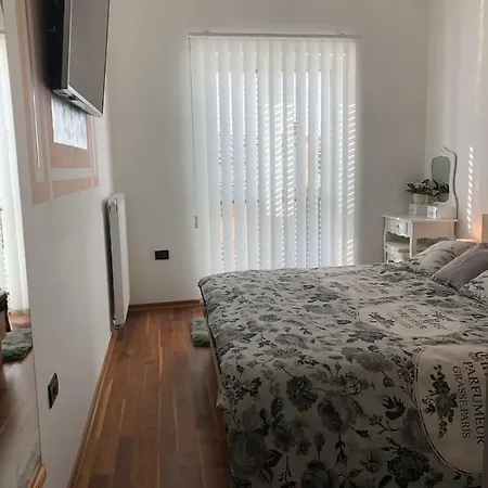 Mini Art Apartment